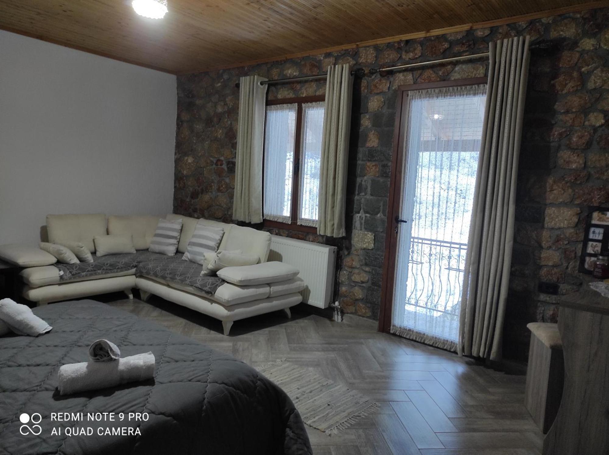 Bujtina Vila Dodo Leskovik Exterior foto